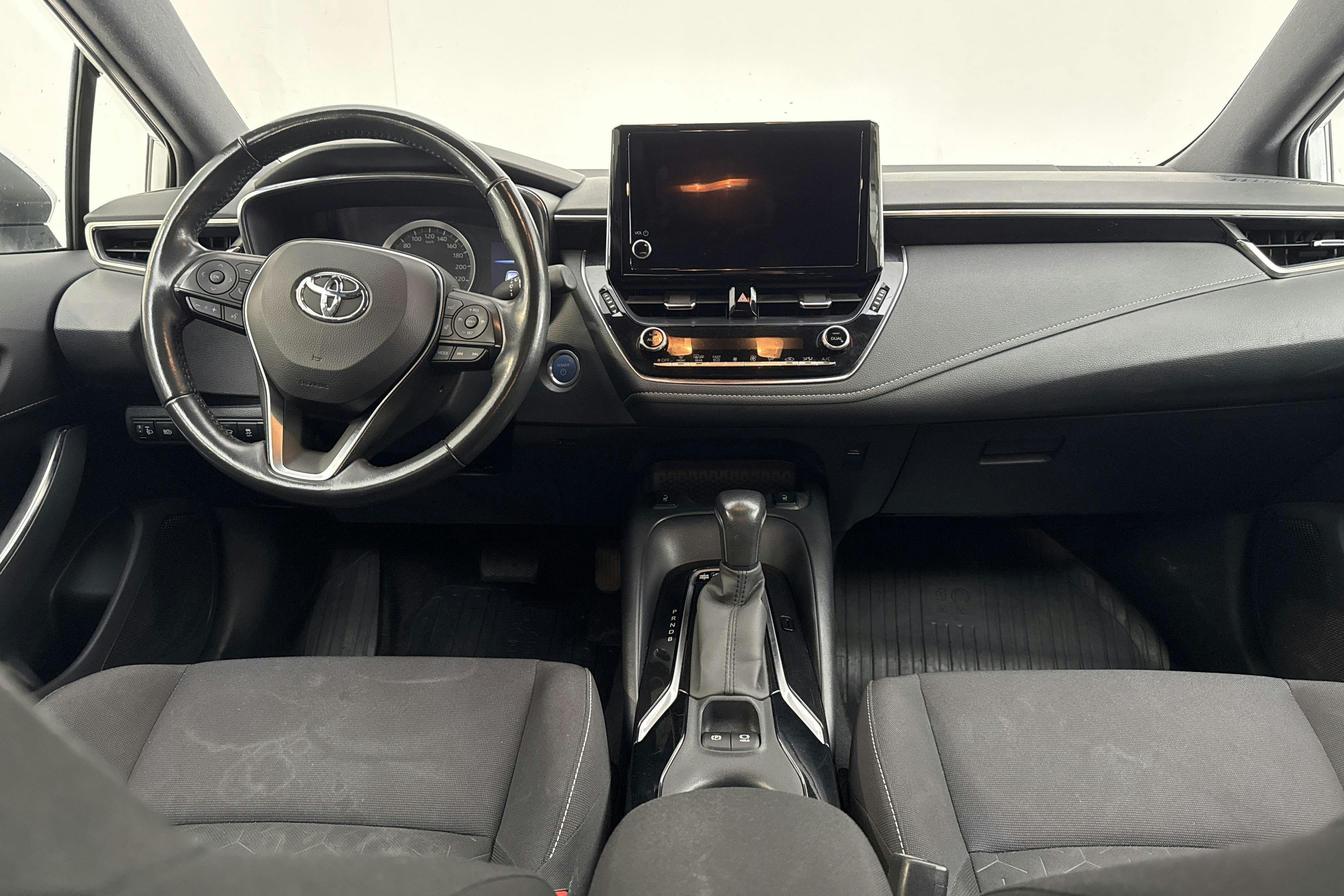 Vehicle Image 6