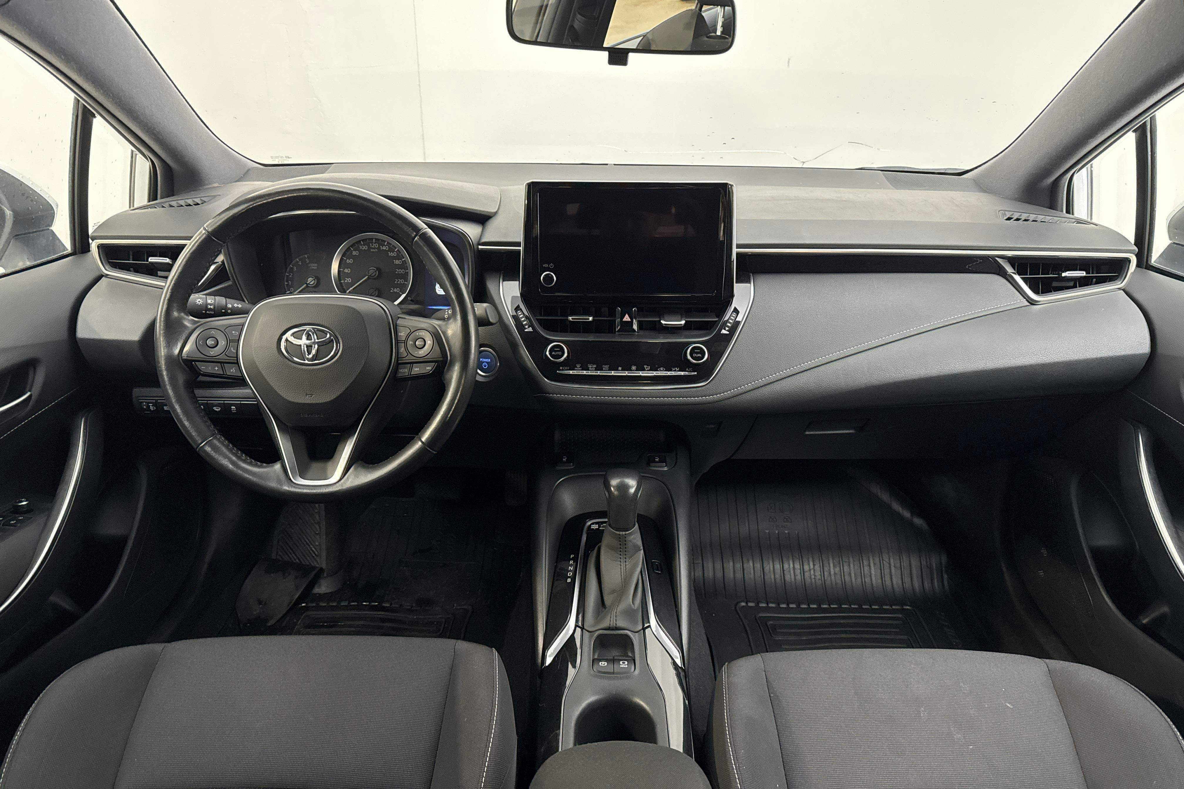 Vehicle Image 6