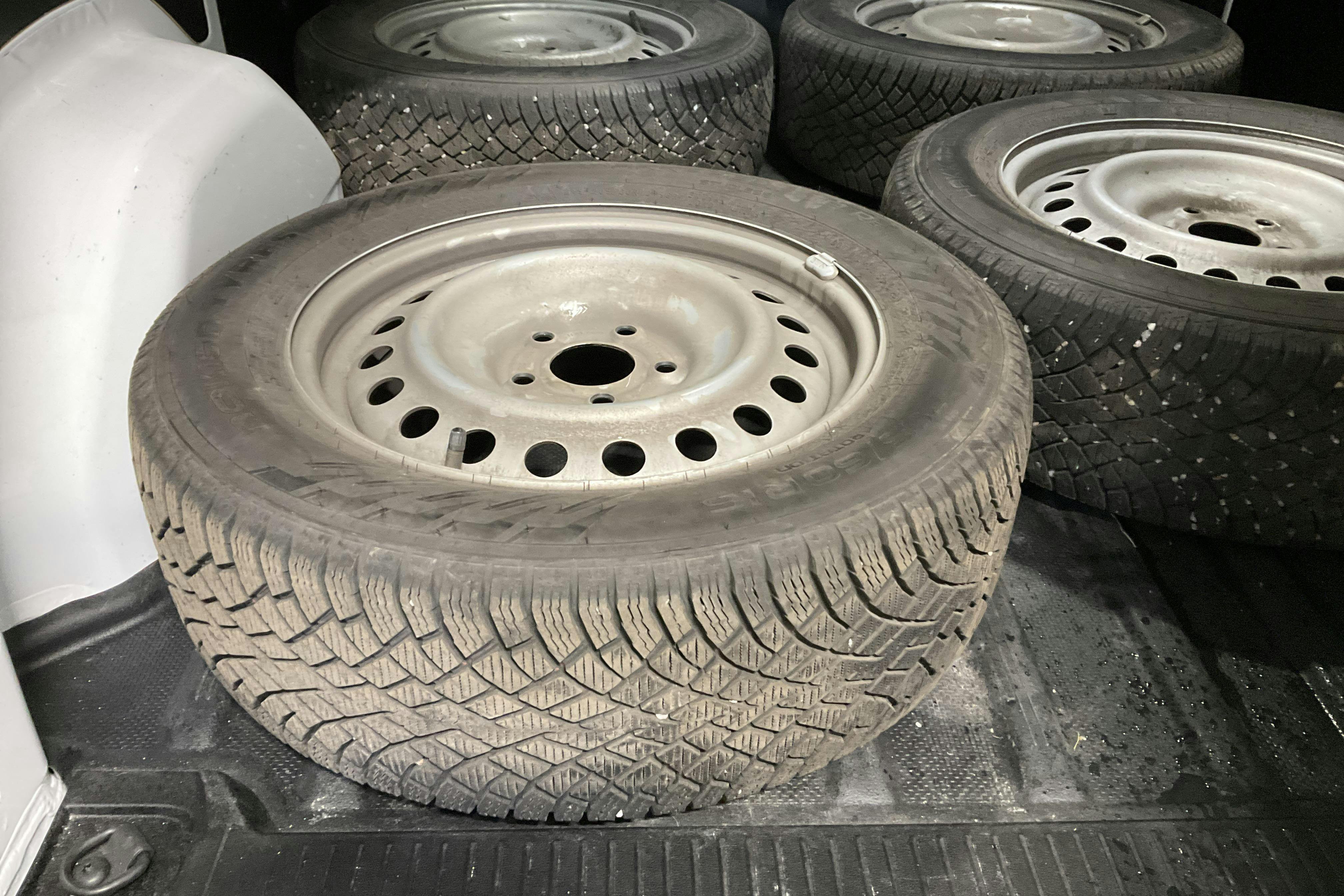 Vehicle Image 11
