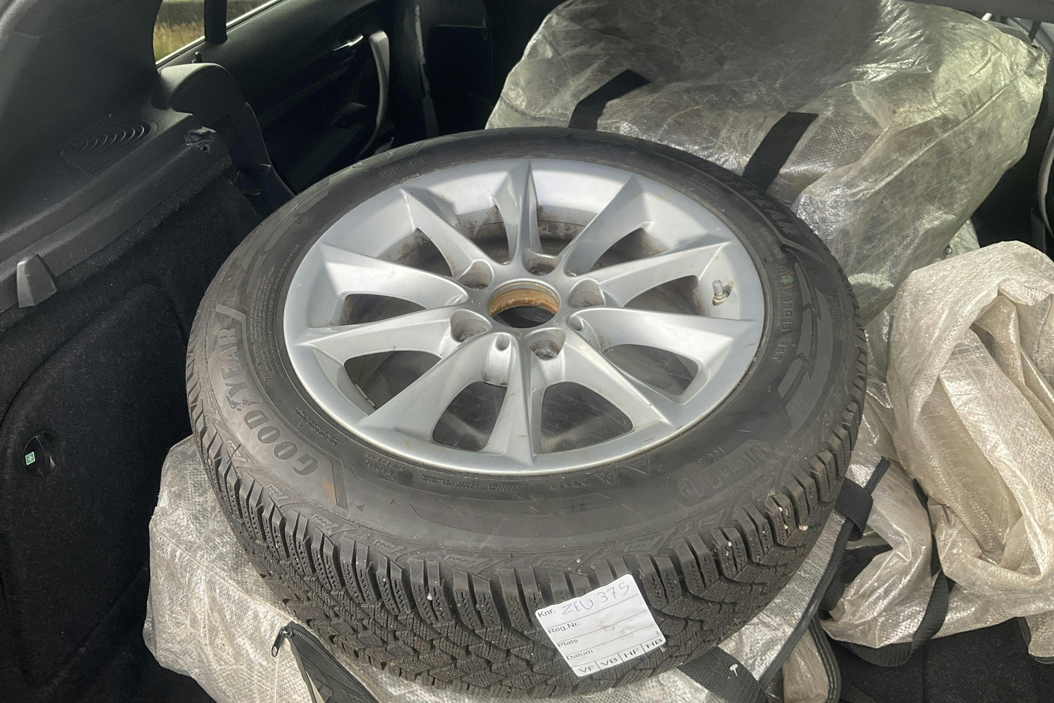 Vehicle Image 13