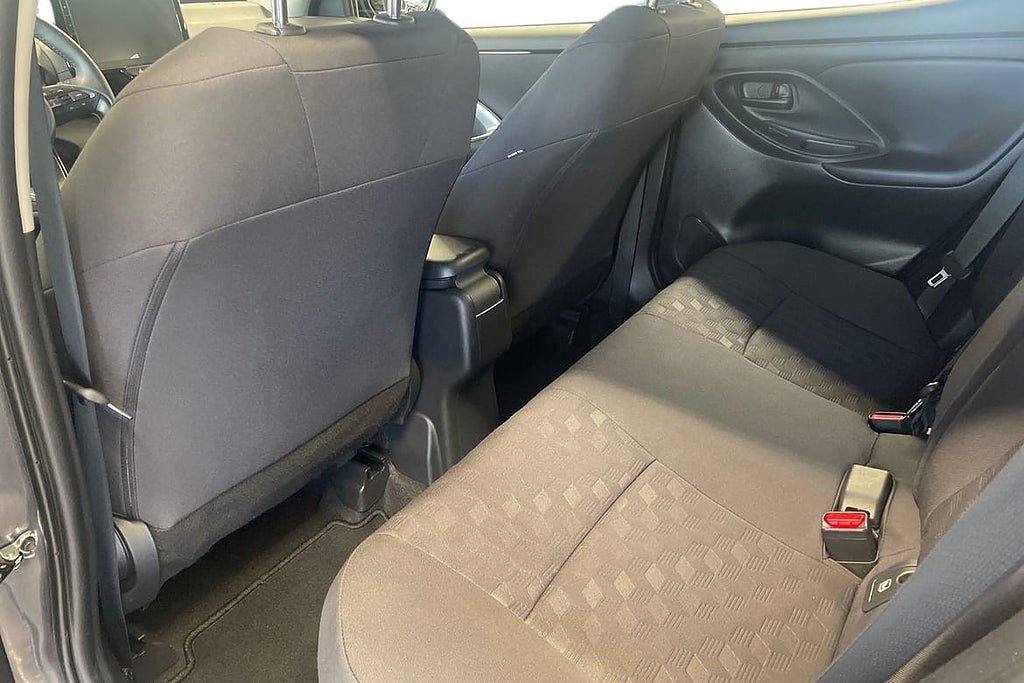 Vehicle Image 13