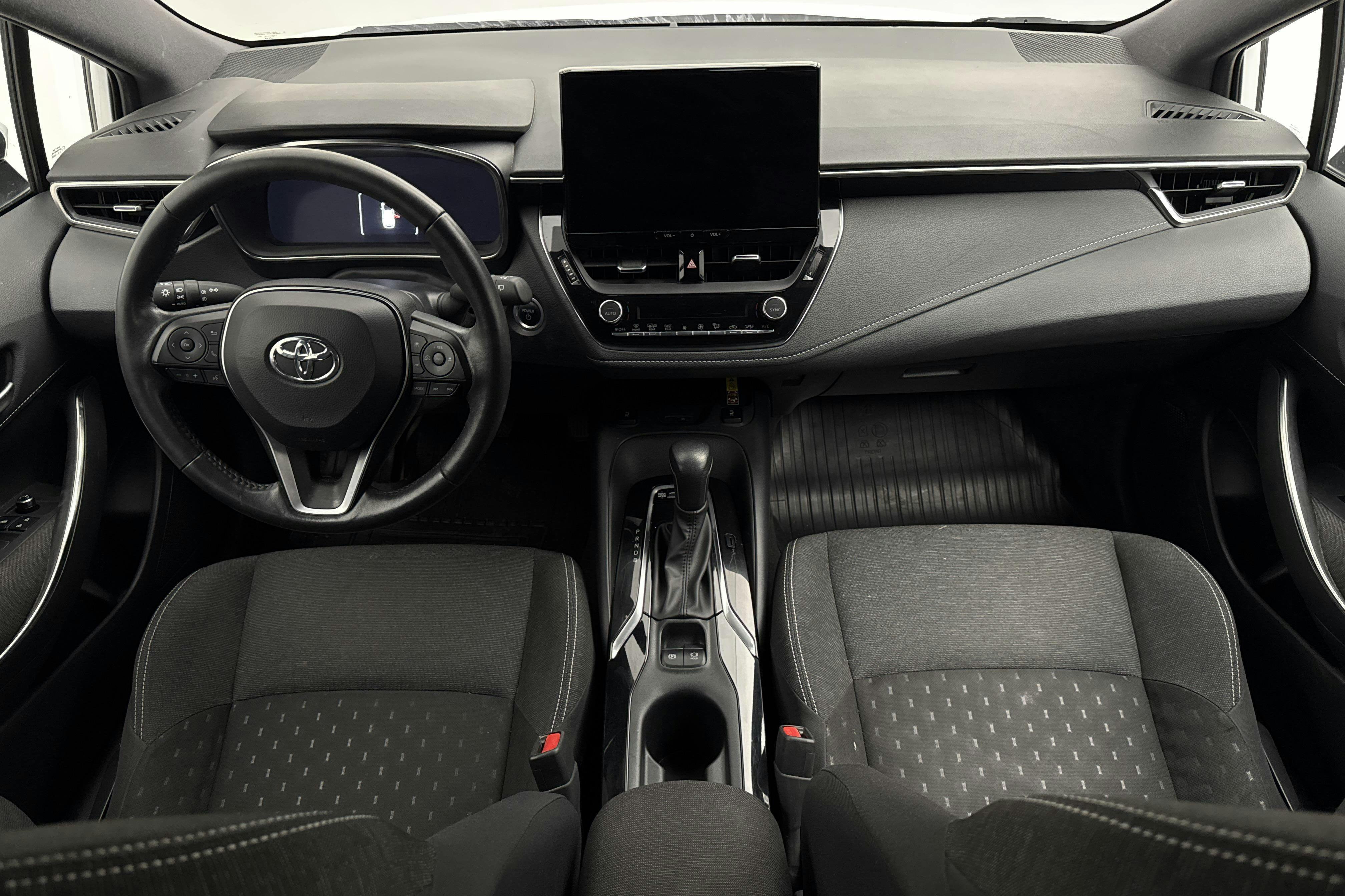 Vehicle Image 6