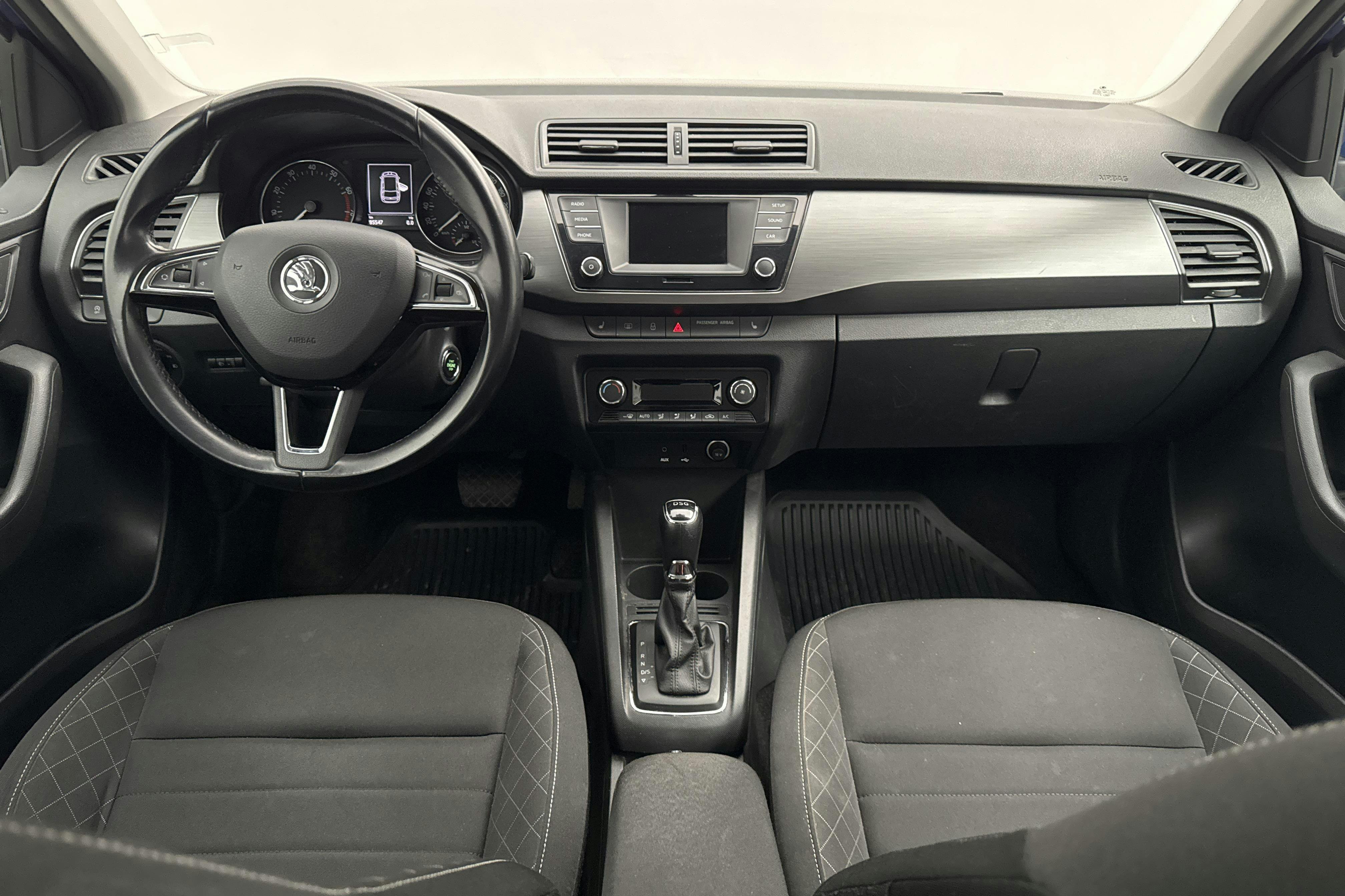 Vehicle Image 6