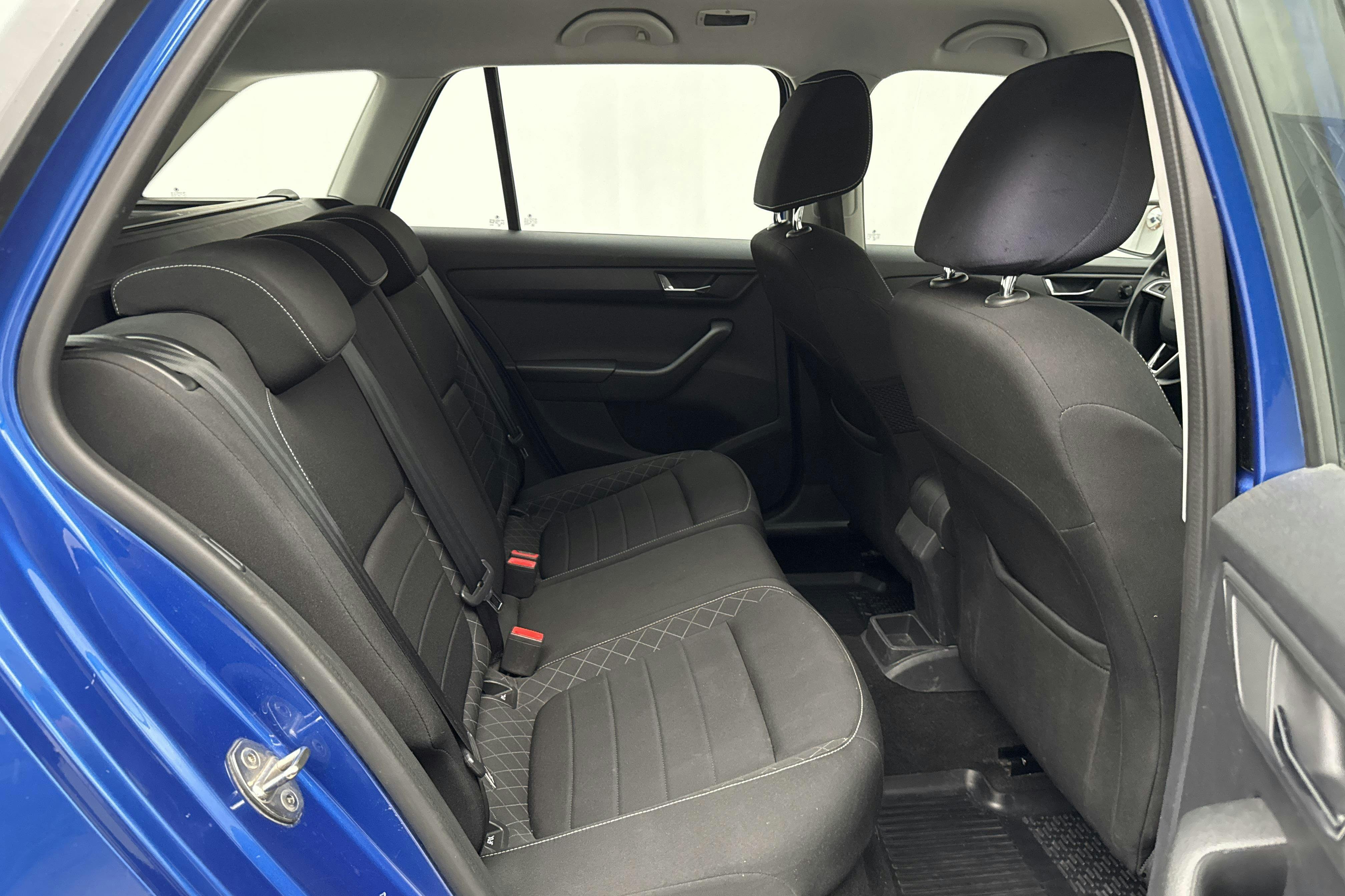 Vehicle Image 8