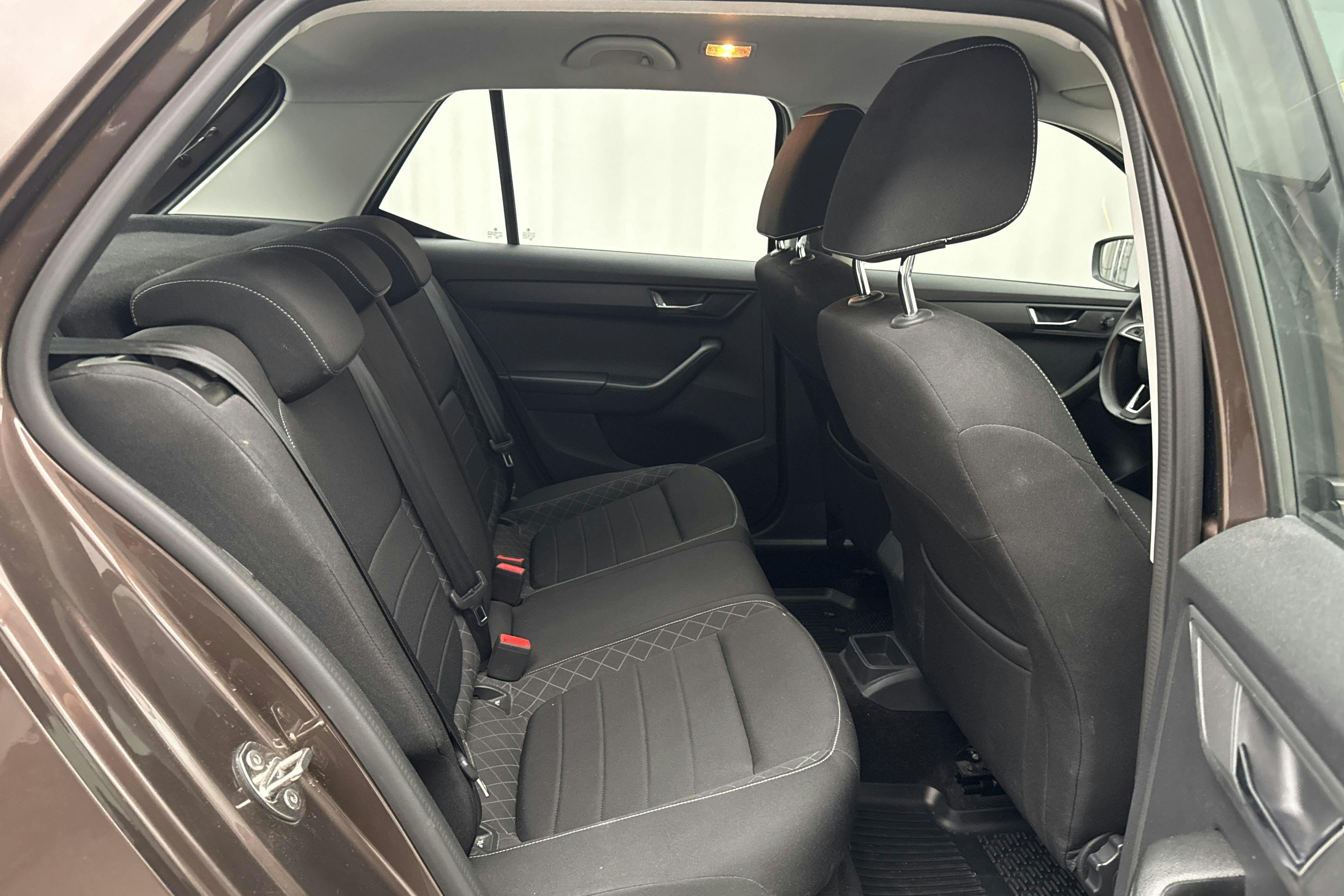 Vehicle Image 8