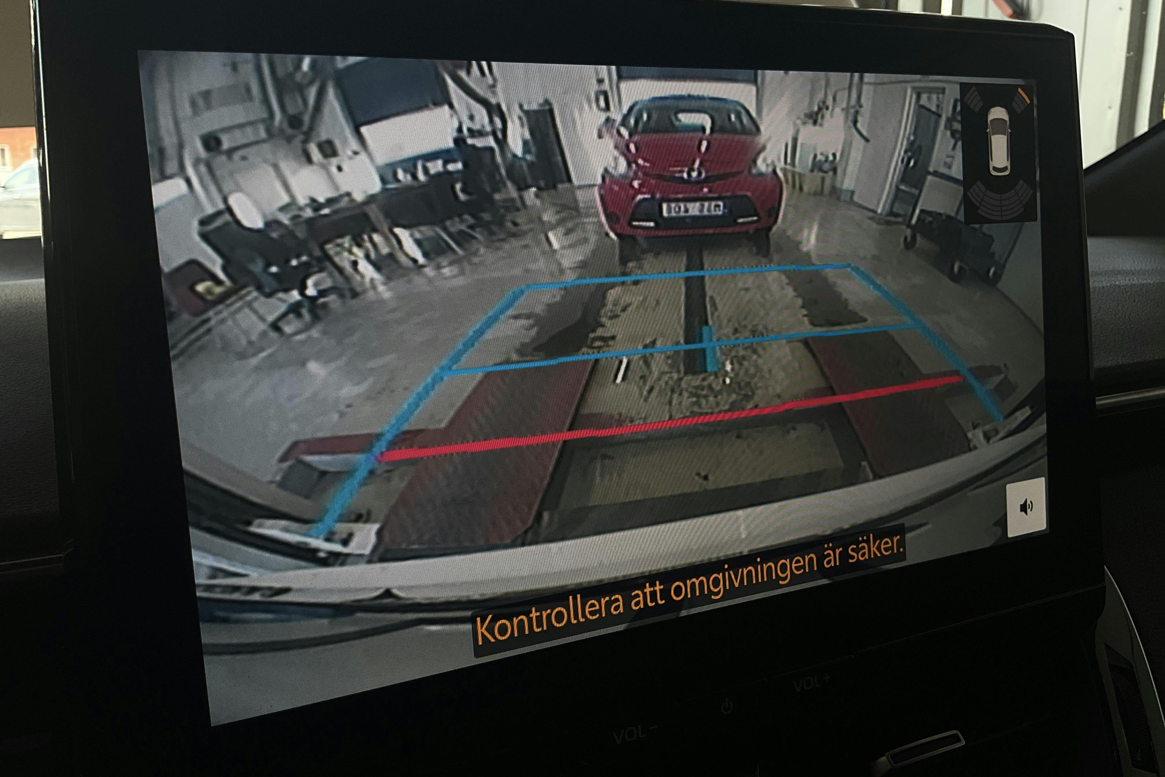 Vehicle Image 12