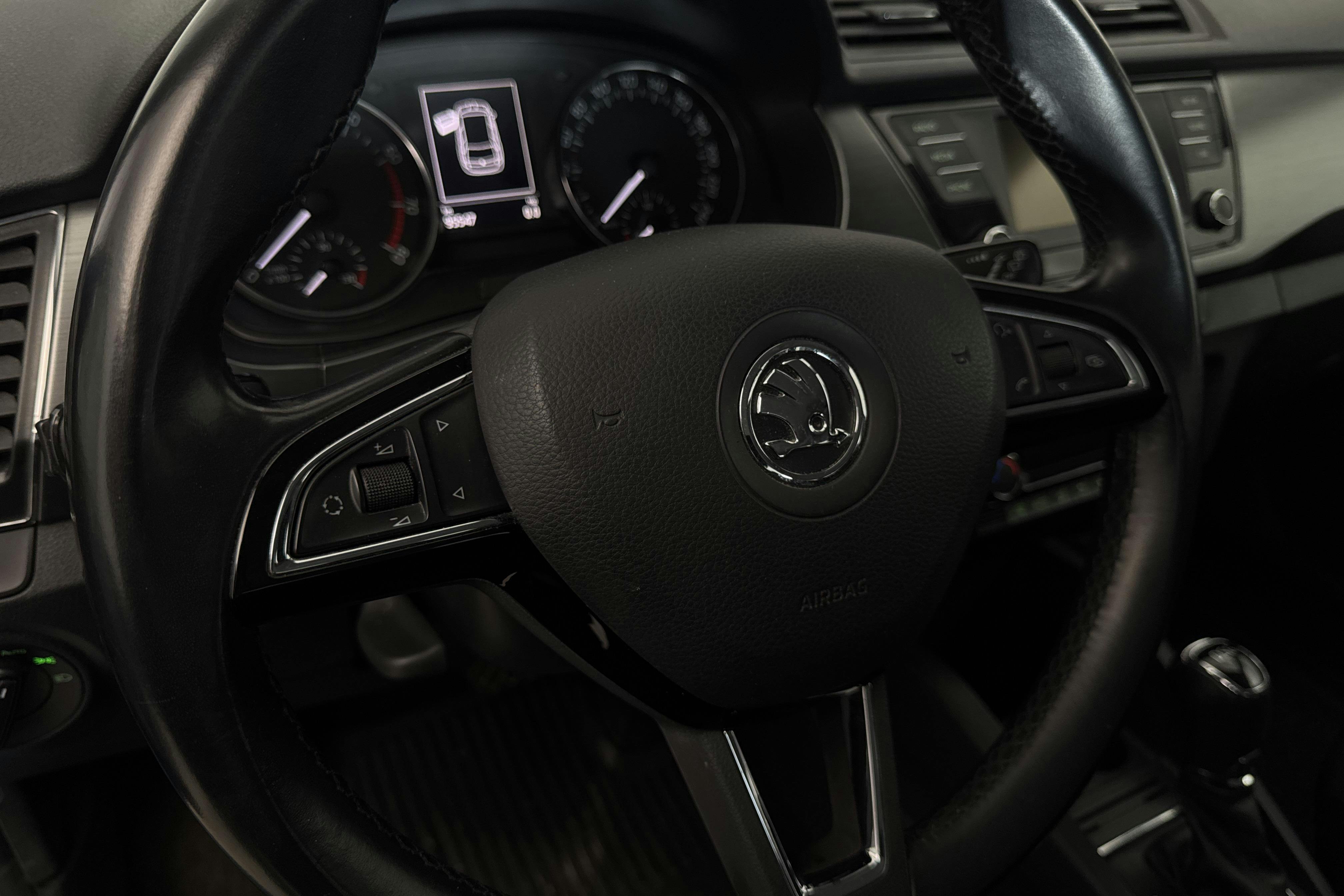 Vehicle Image 12