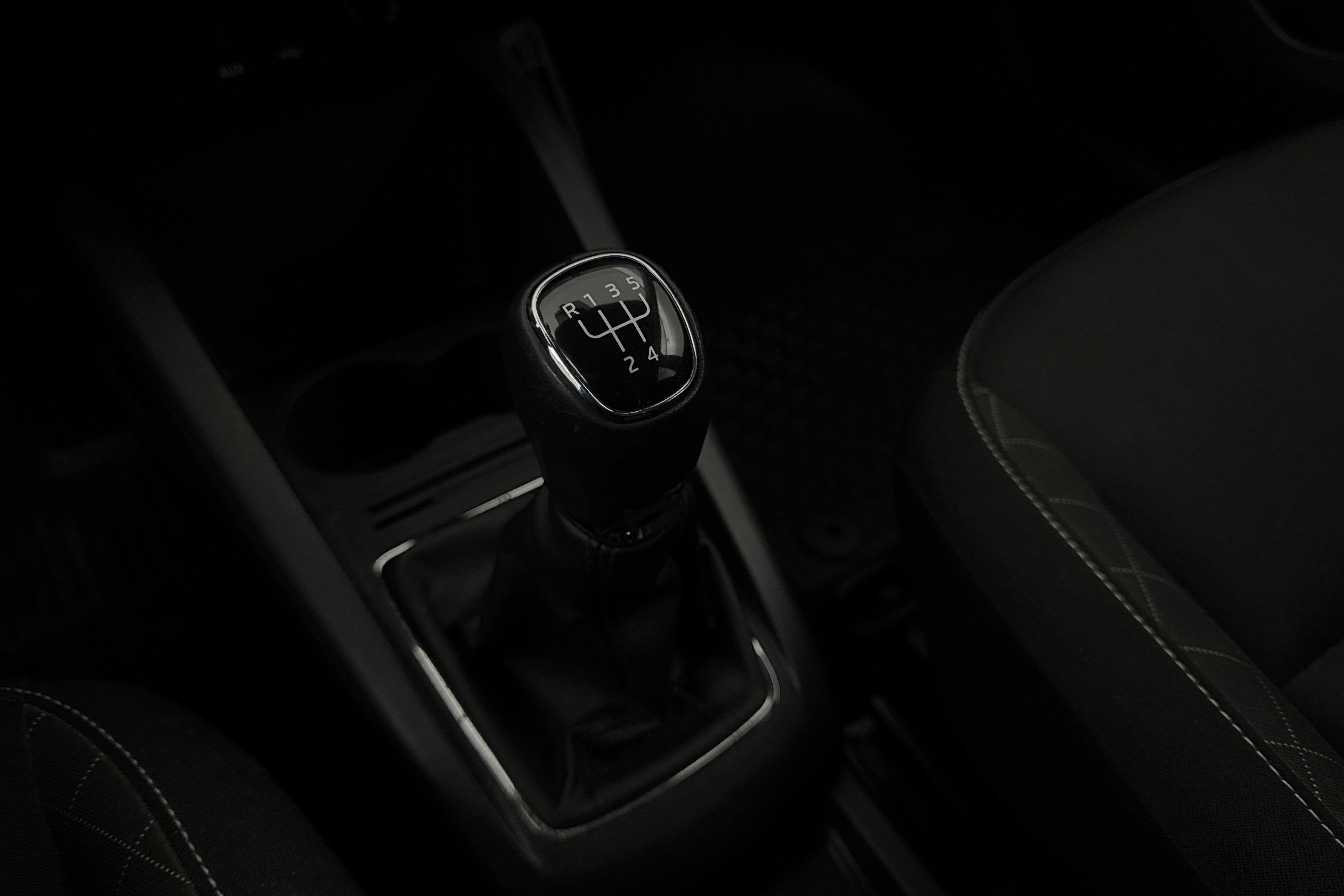 Vehicle Image 13