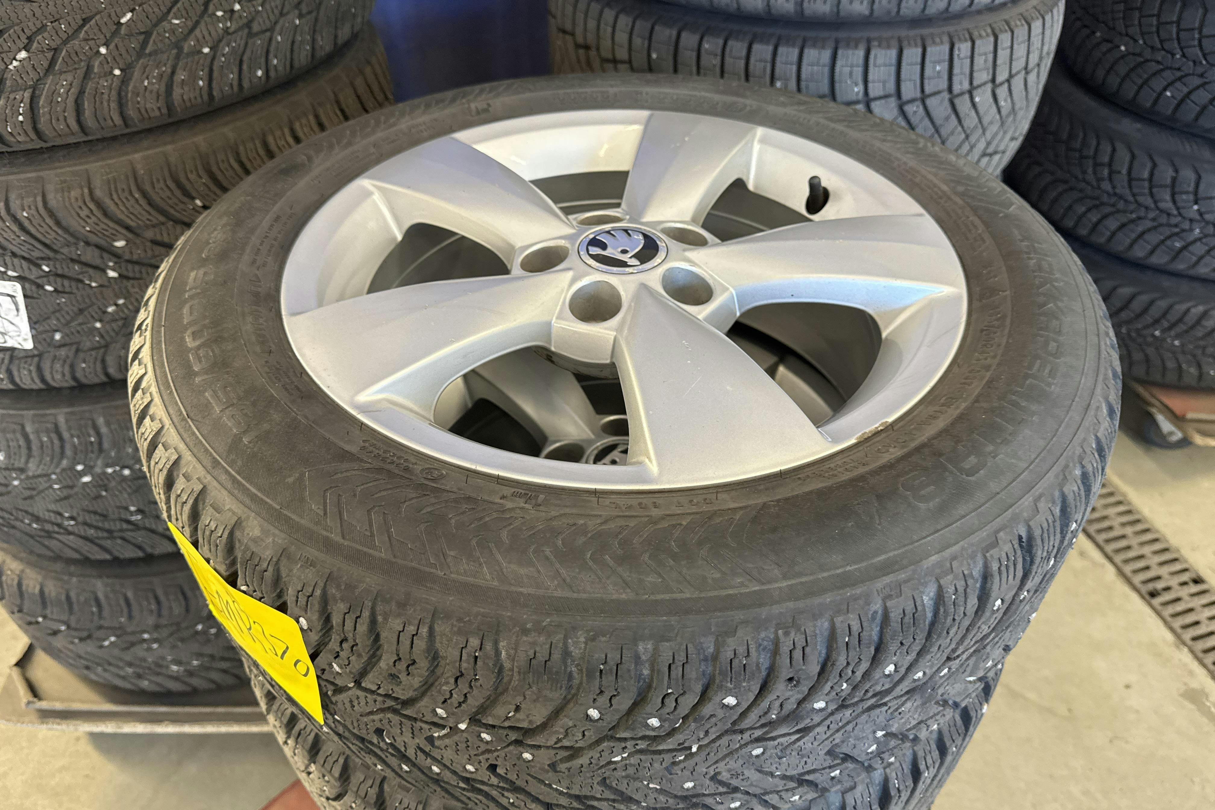 Vehicle Image 14