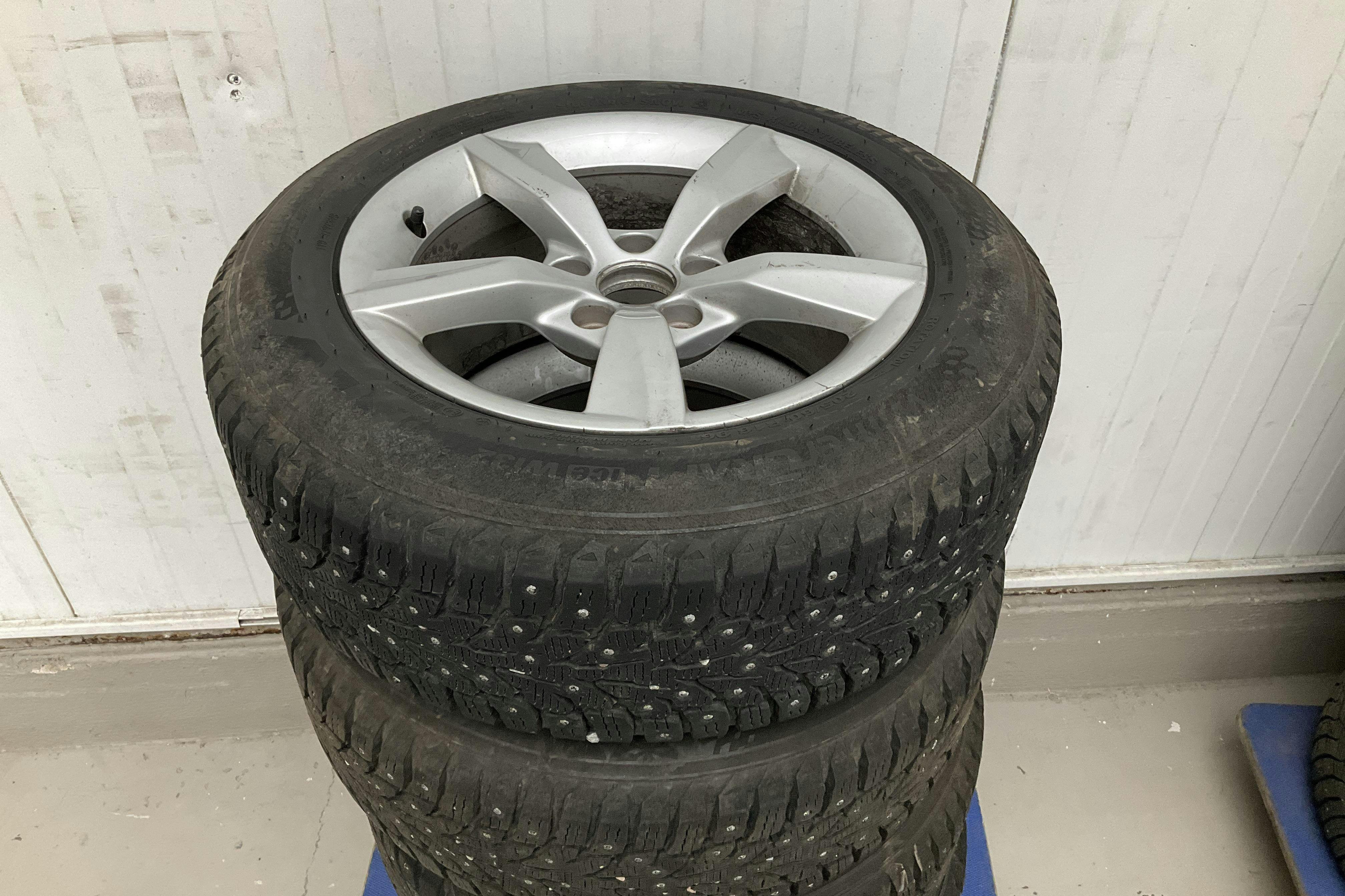 Vehicle Image 14