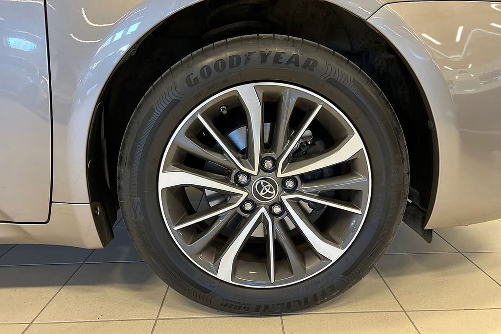 Vehicle Image 17