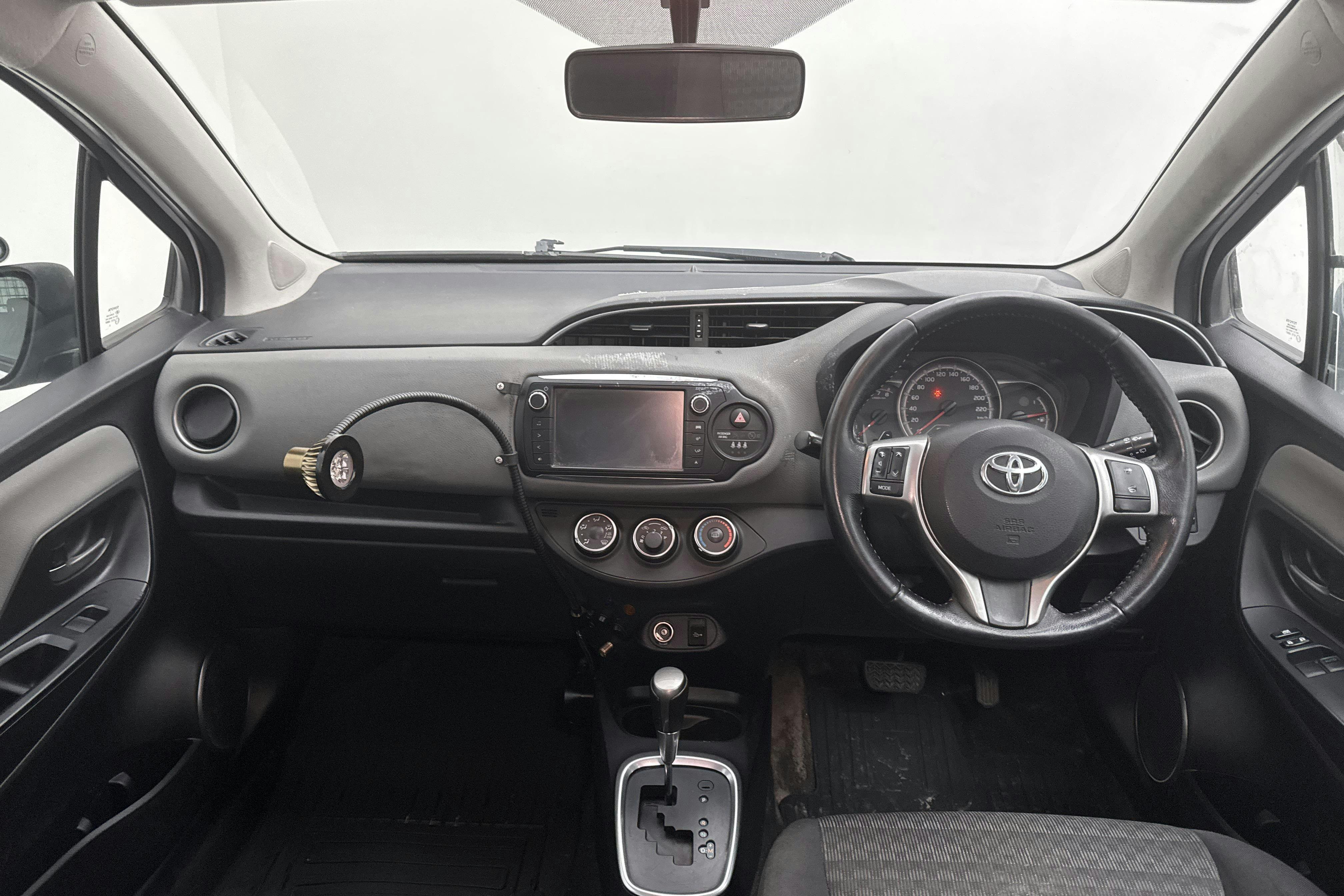 Vehicle Image 6