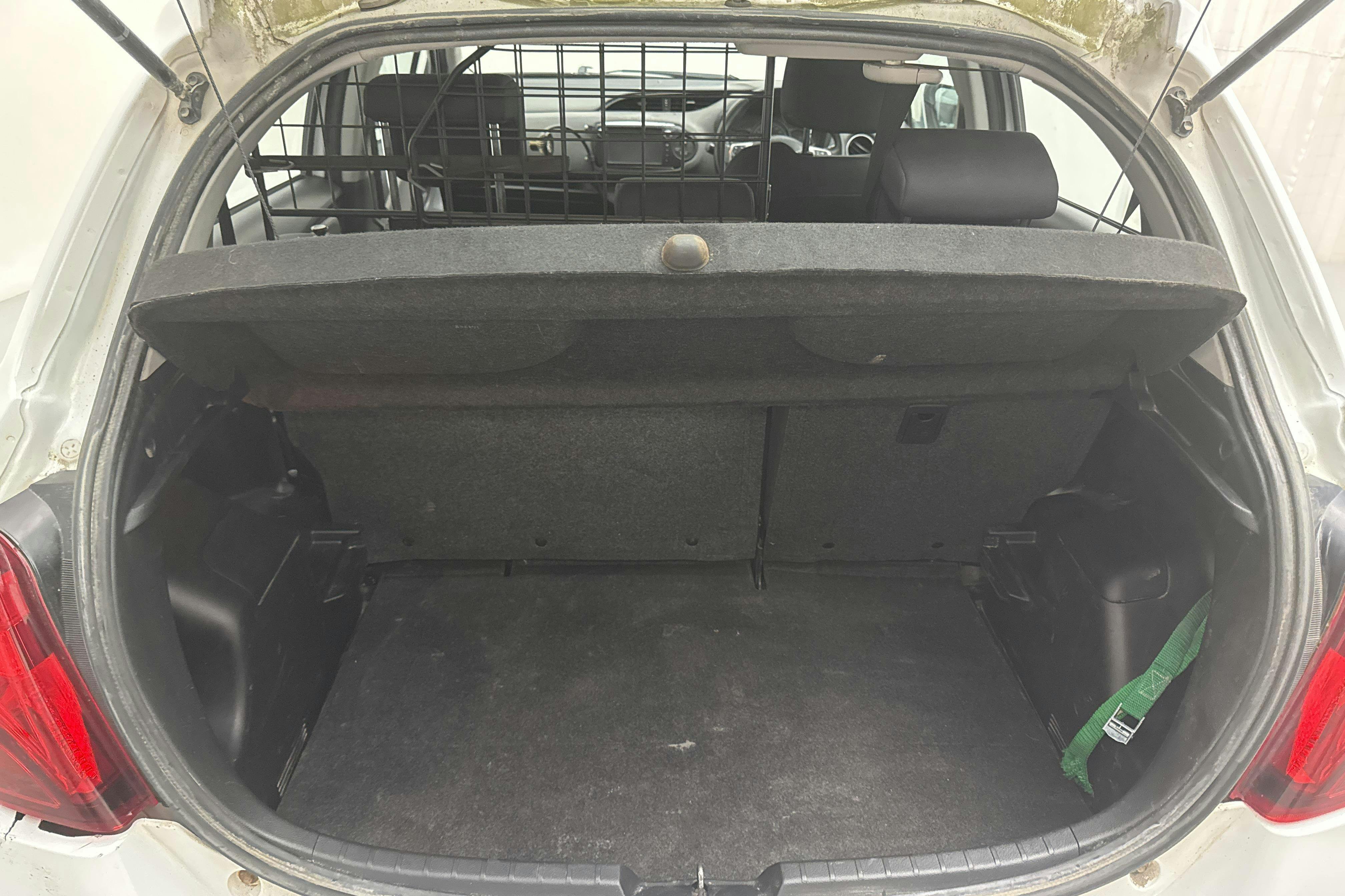 Vehicle Image 9