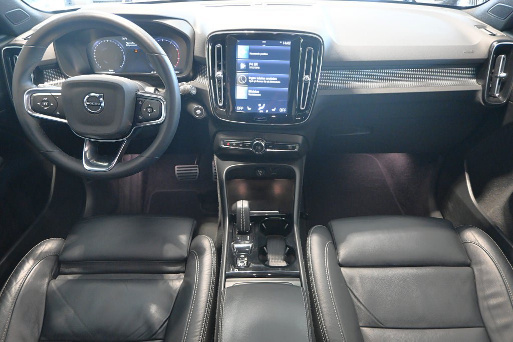Vehicle Image 9