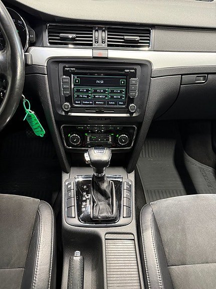 Vehicle Image 15
