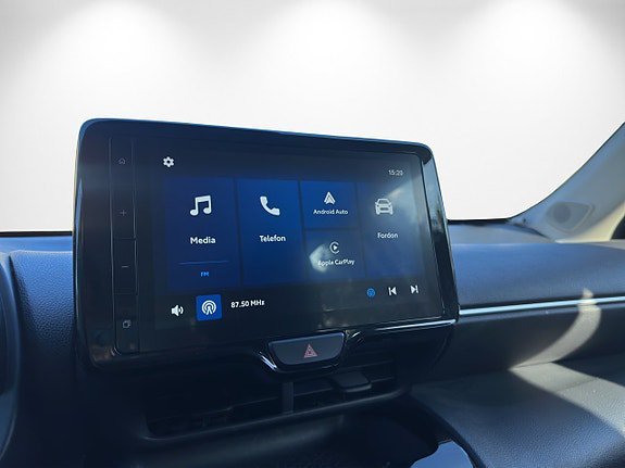 Vehicle Image 16