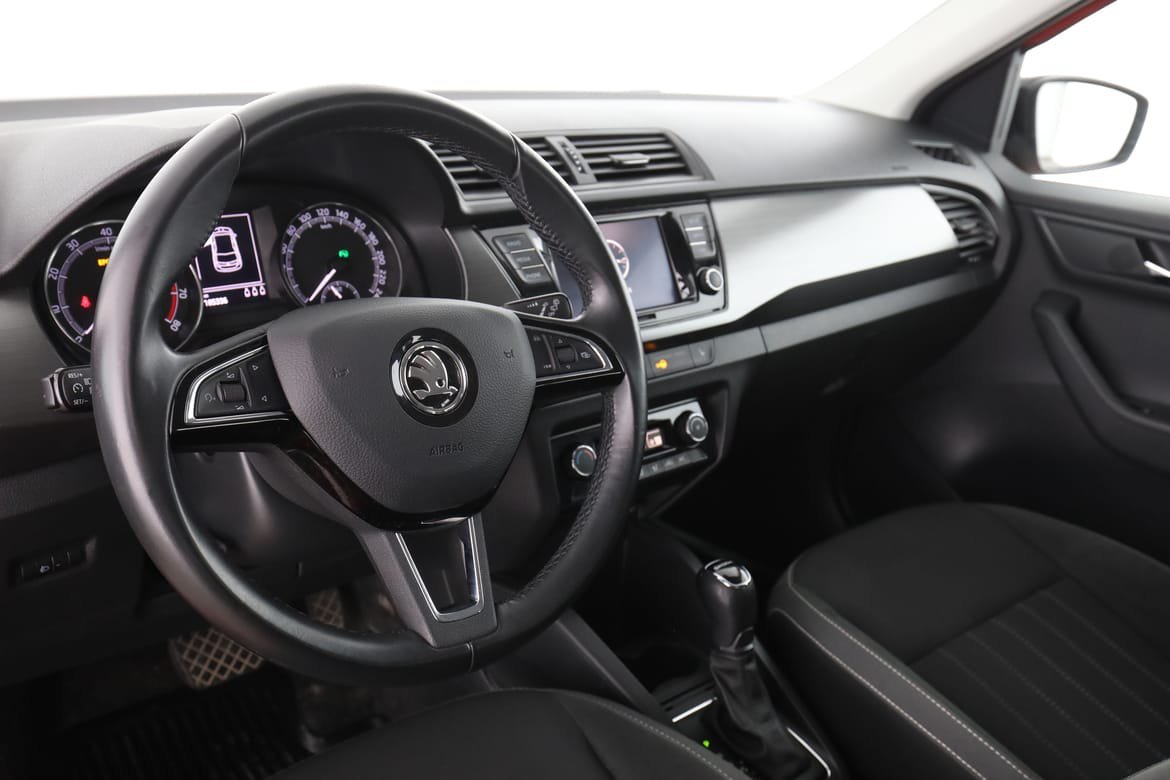 Vehicle Image 12