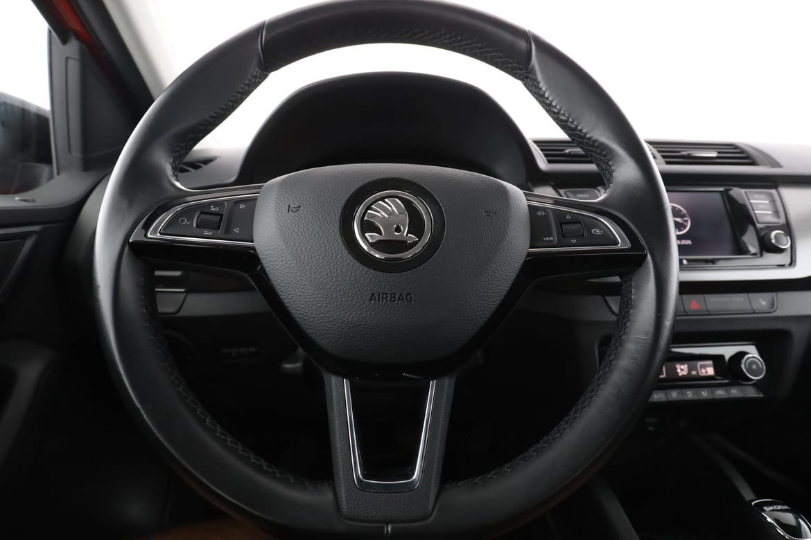 Vehicle Image 19