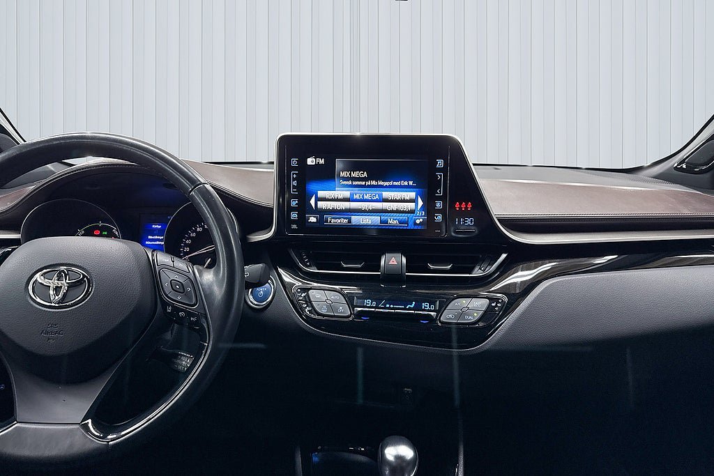 Vehicle Image 11
