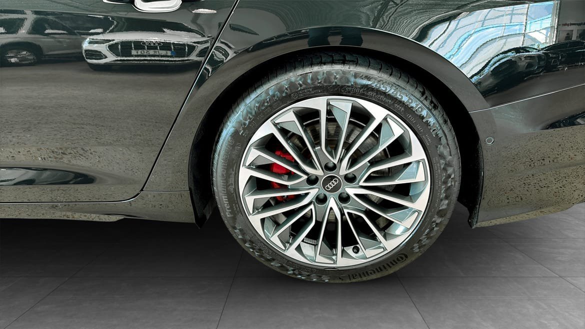 Vehicle Image 6