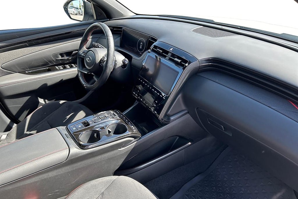 Vehicle Image 10