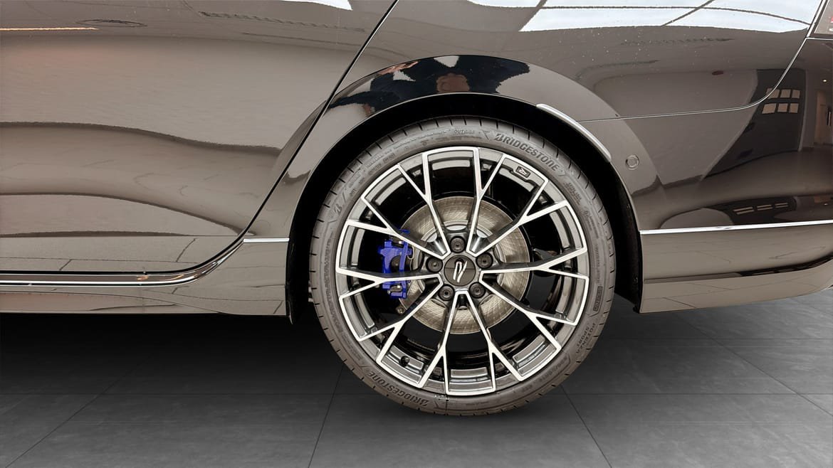 Vehicle Image 6