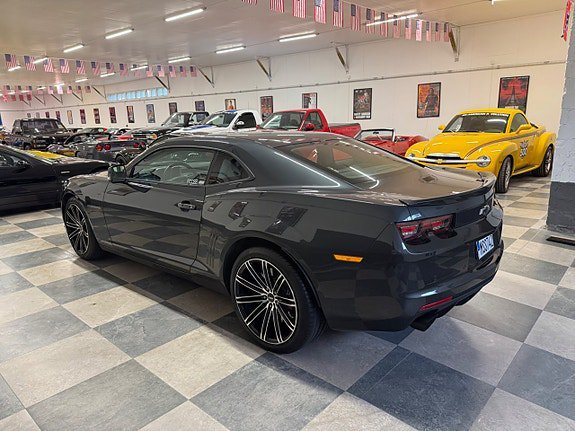Vehicle Image 9