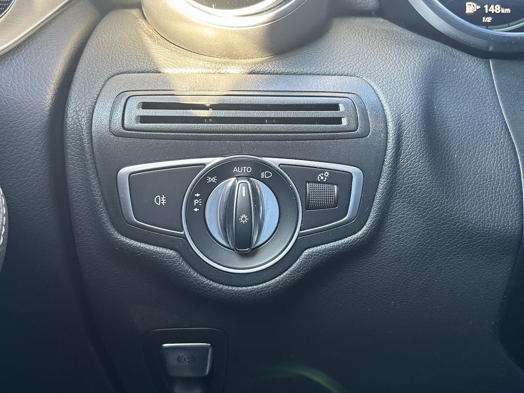 Vehicle Image 29