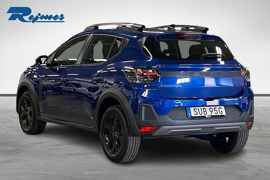 Vehicle Image 13