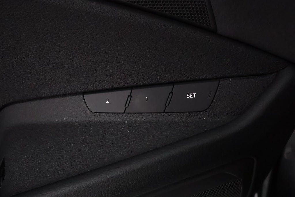 Vehicle Image 27