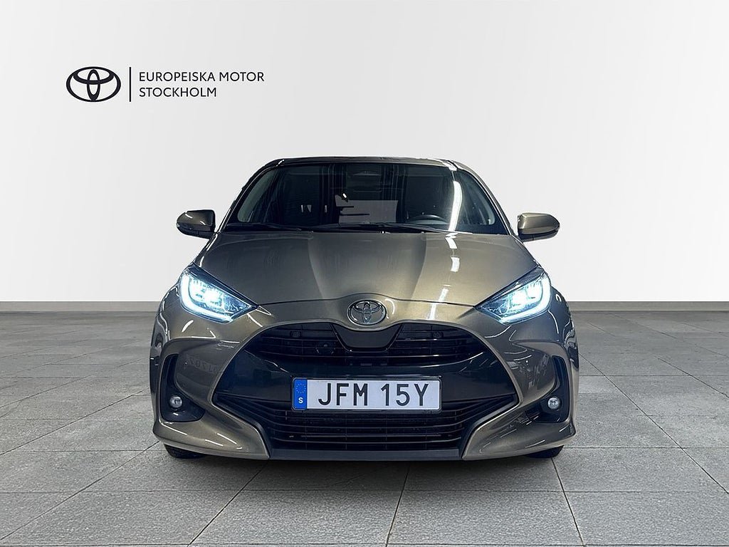 Vehicle Image 6