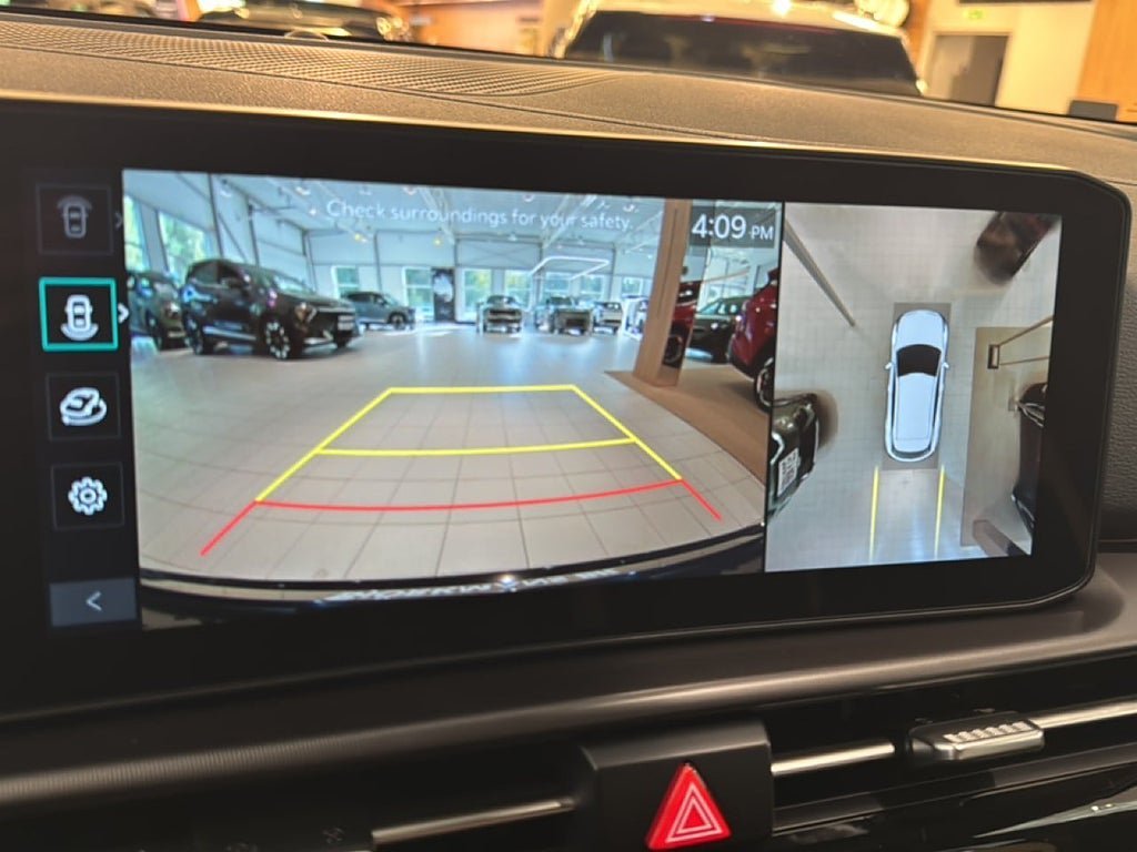 Vehicle Image 16
