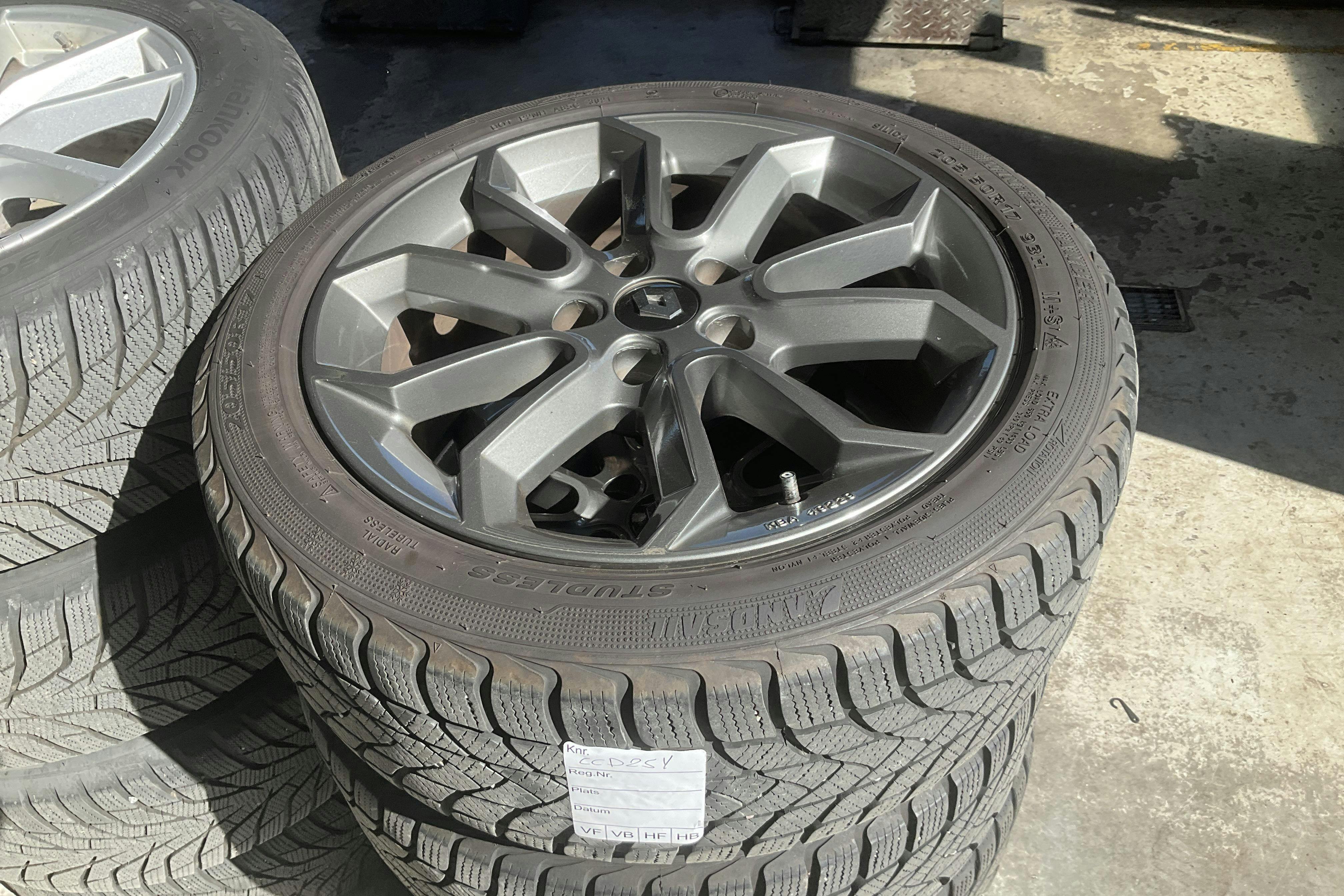 Vehicle Image 11