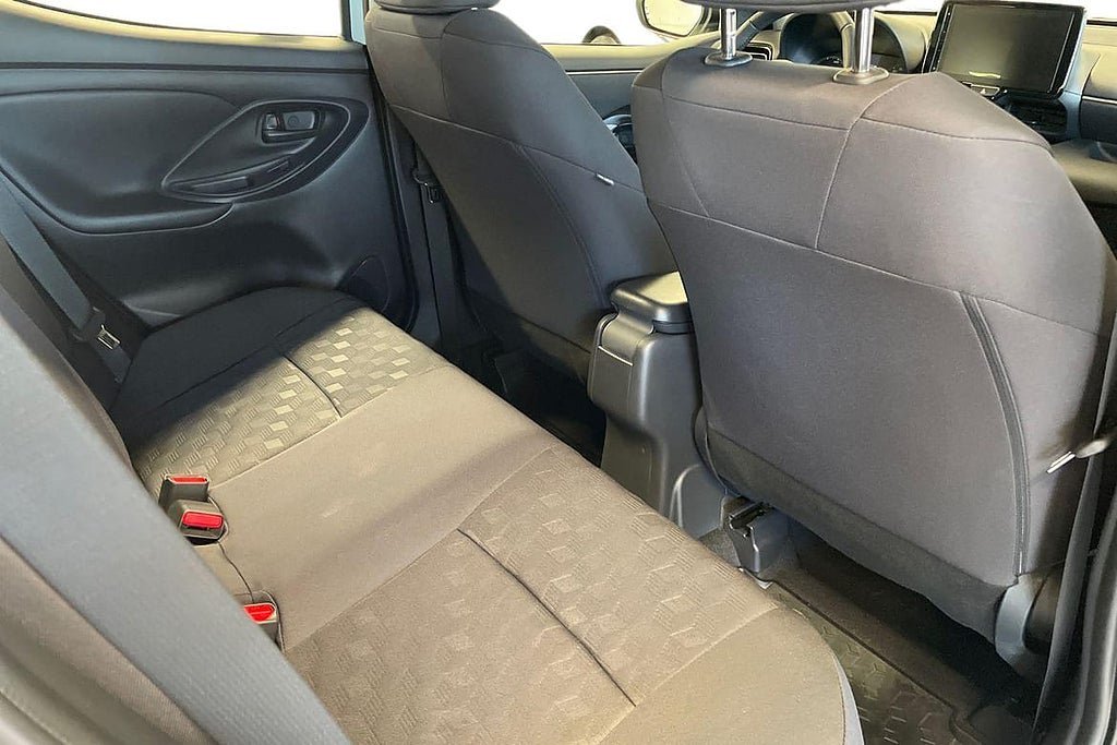 Vehicle Image 9