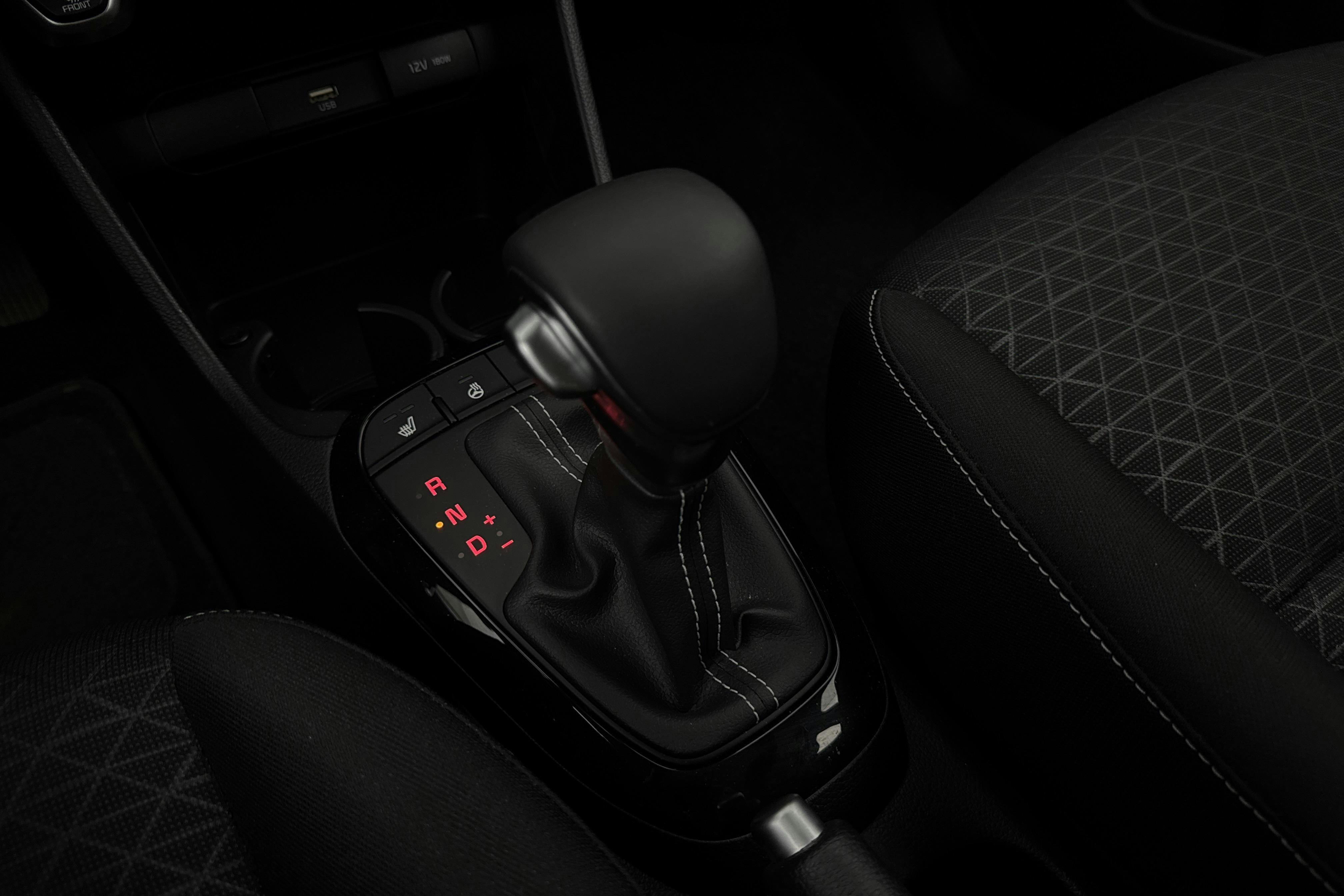 Vehicle Image 16