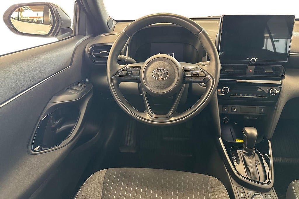 Vehicle Image 11
