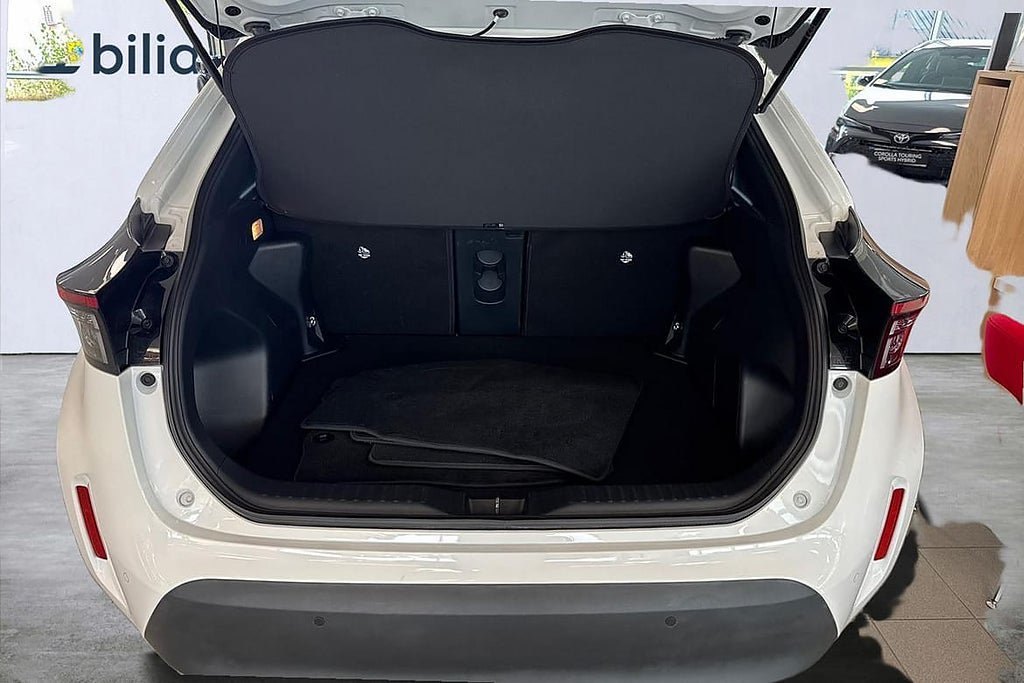 Vehicle Image 12