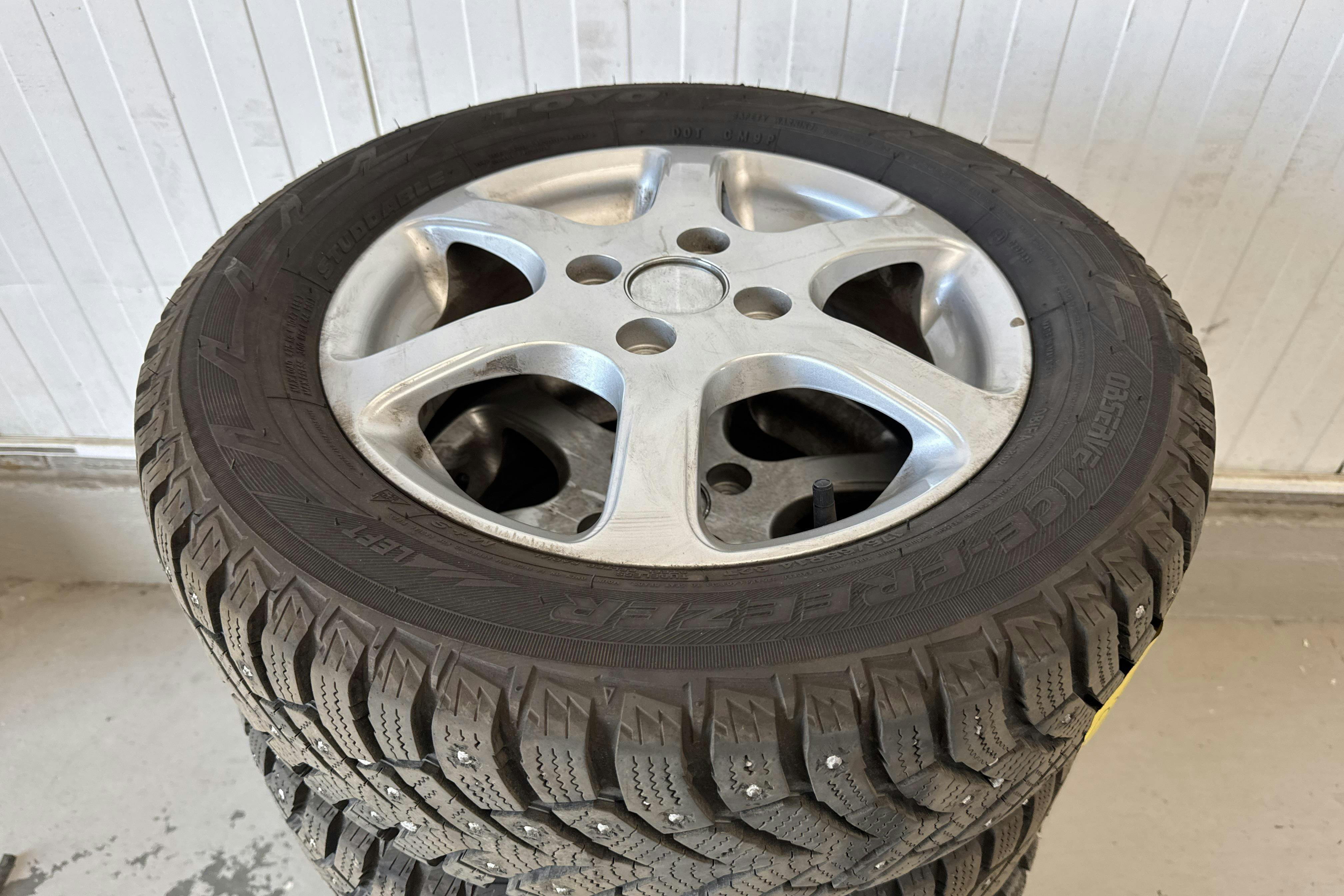 Vehicle Image 17