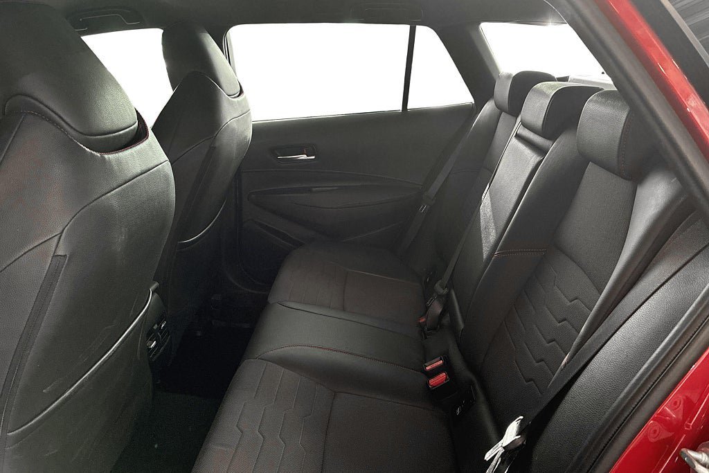 Vehicle Image 16