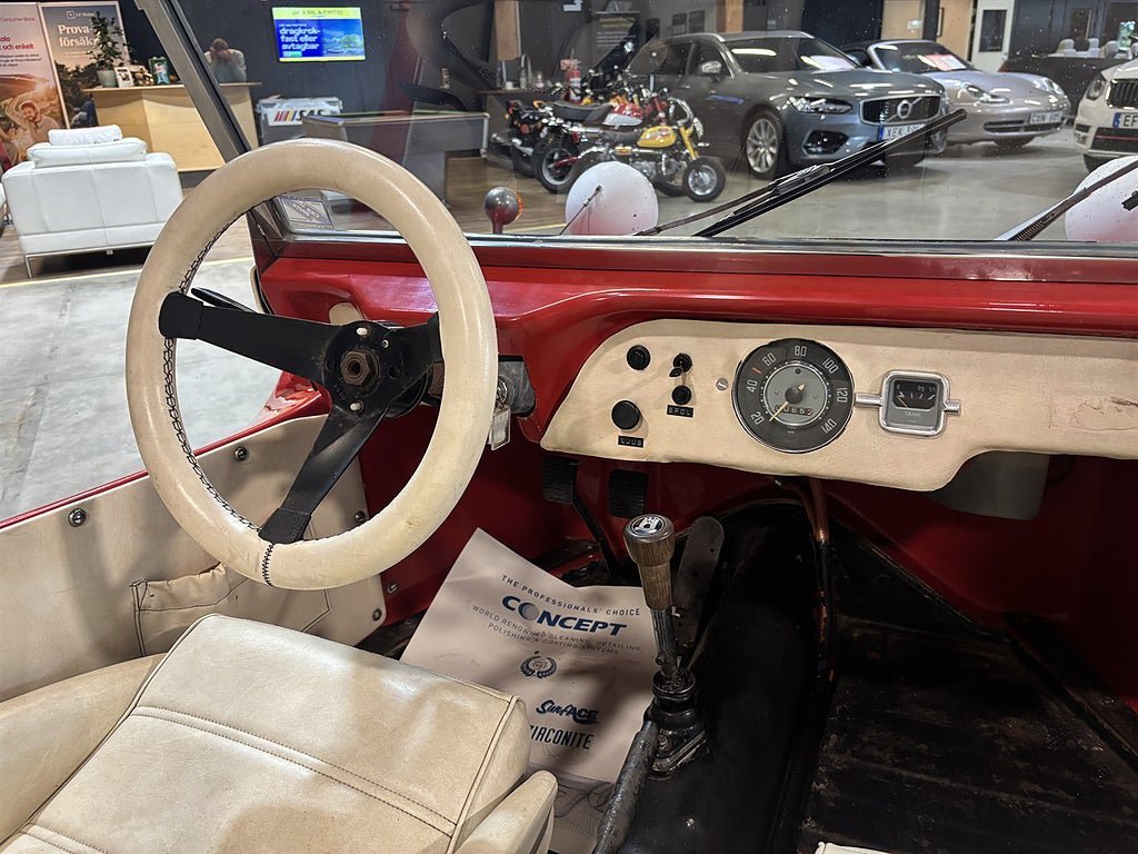 Vehicle Image 12