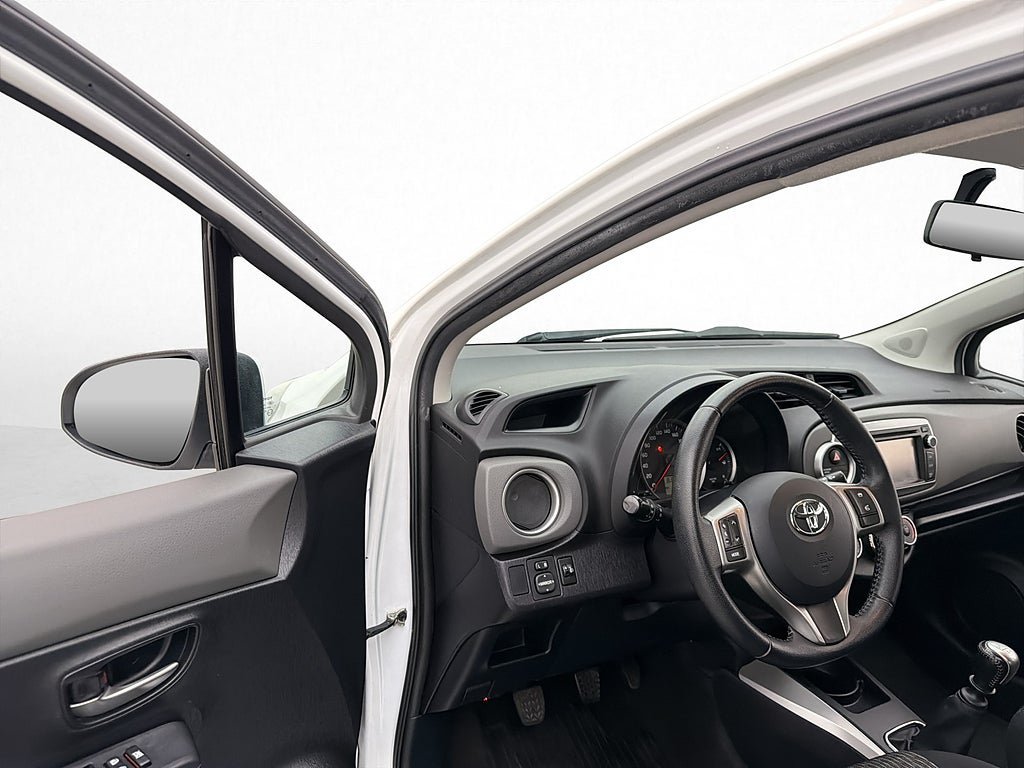 Vehicle Image 16