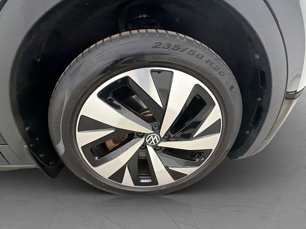 Vehicle Image 38