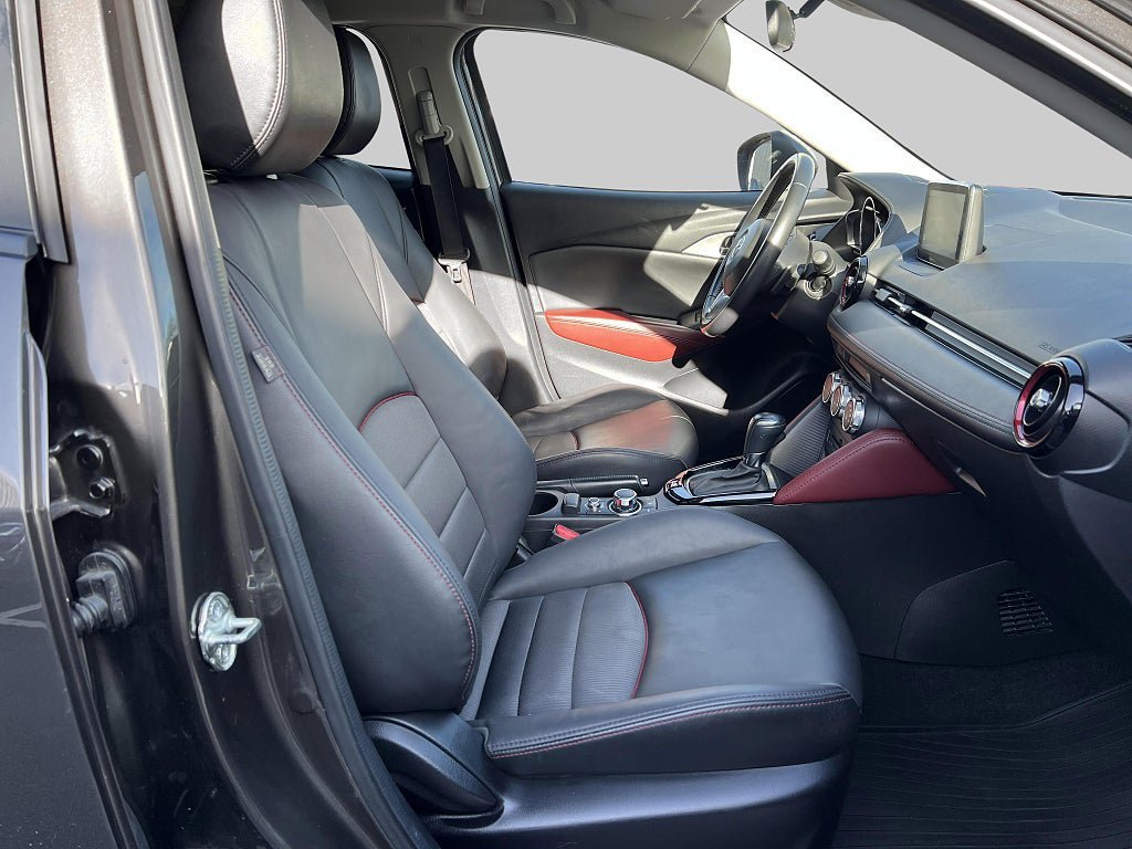 Vehicle Image 11