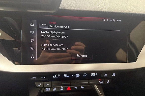 Vehicle Image 23