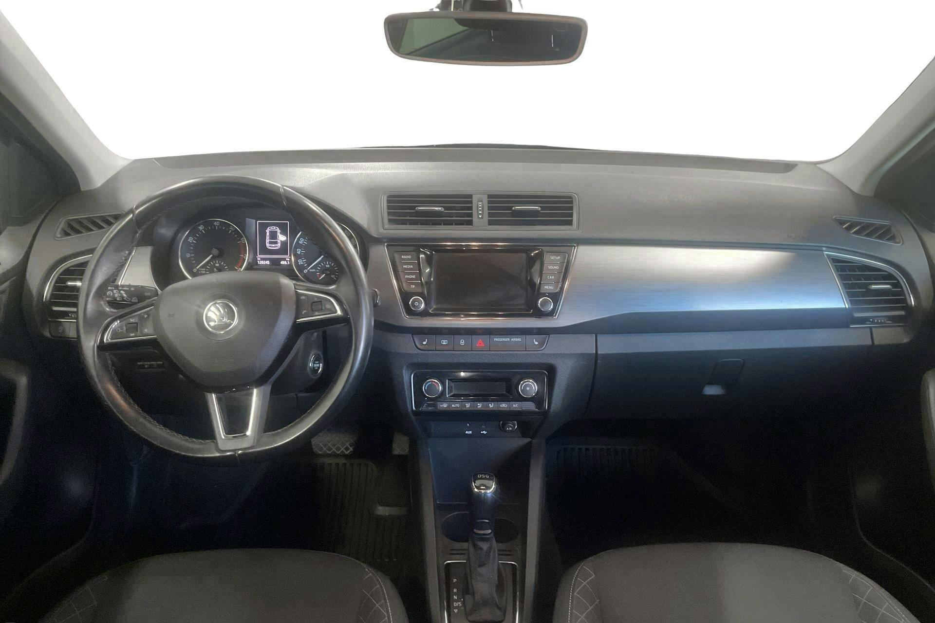 Vehicle Image 6