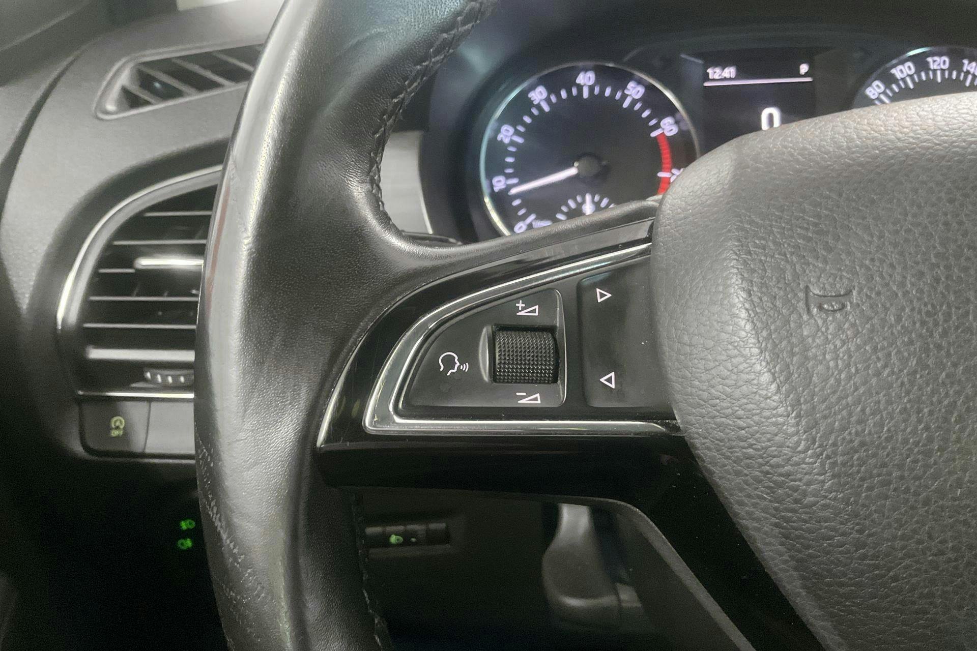 Vehicle Image 15