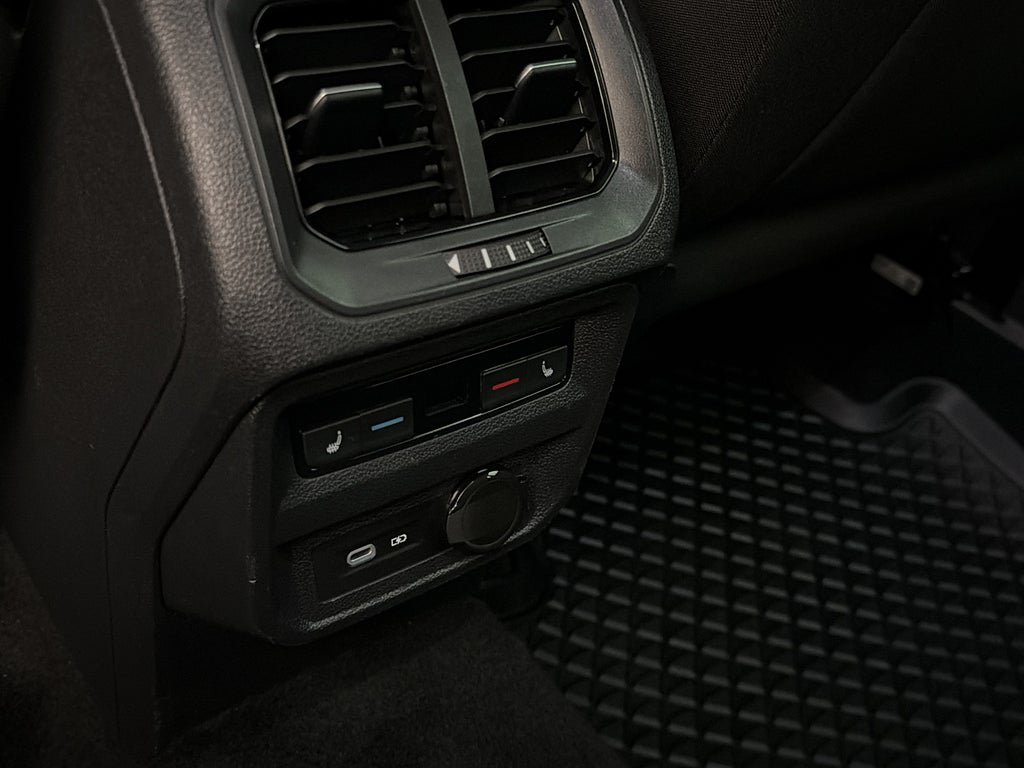 Vehicle Image 29