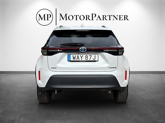 Vehicle Image 6