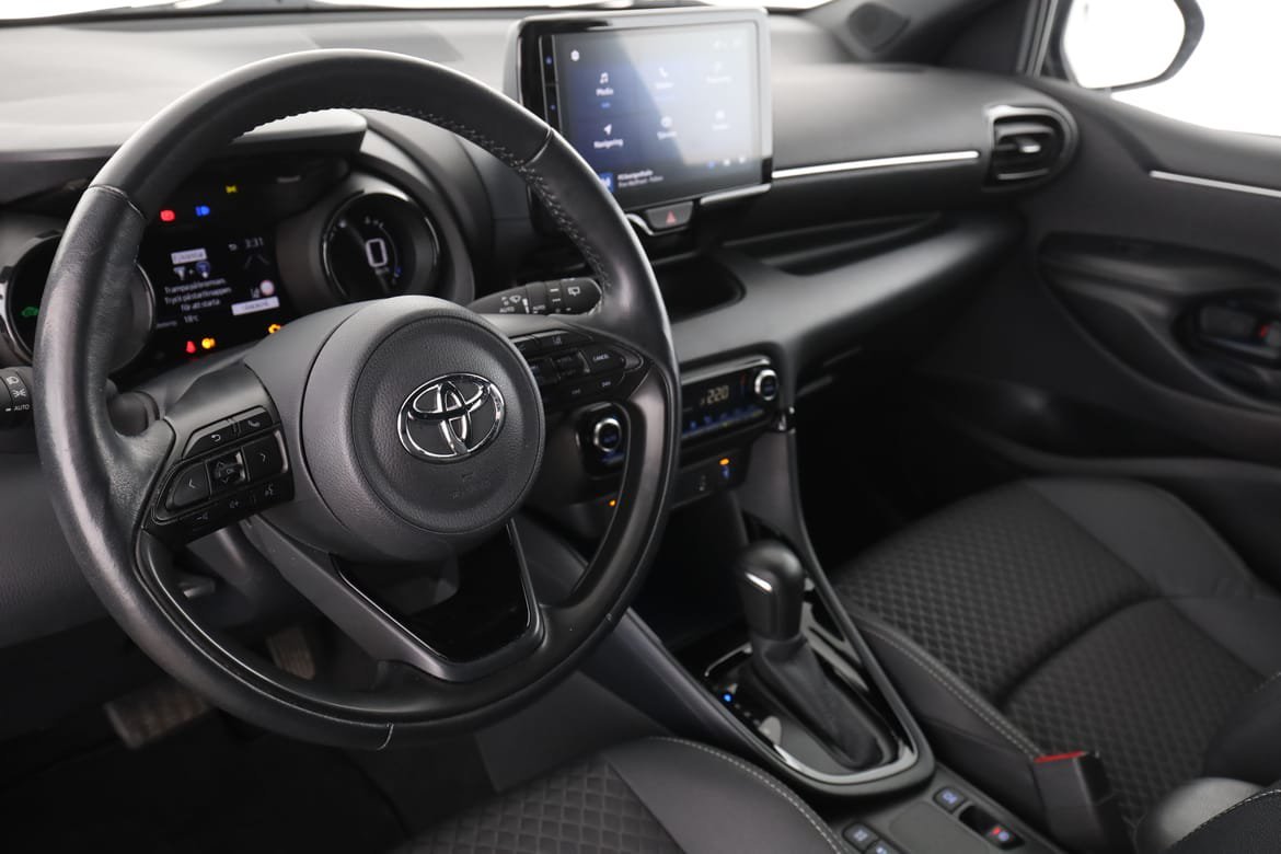 Vehicle Image 12