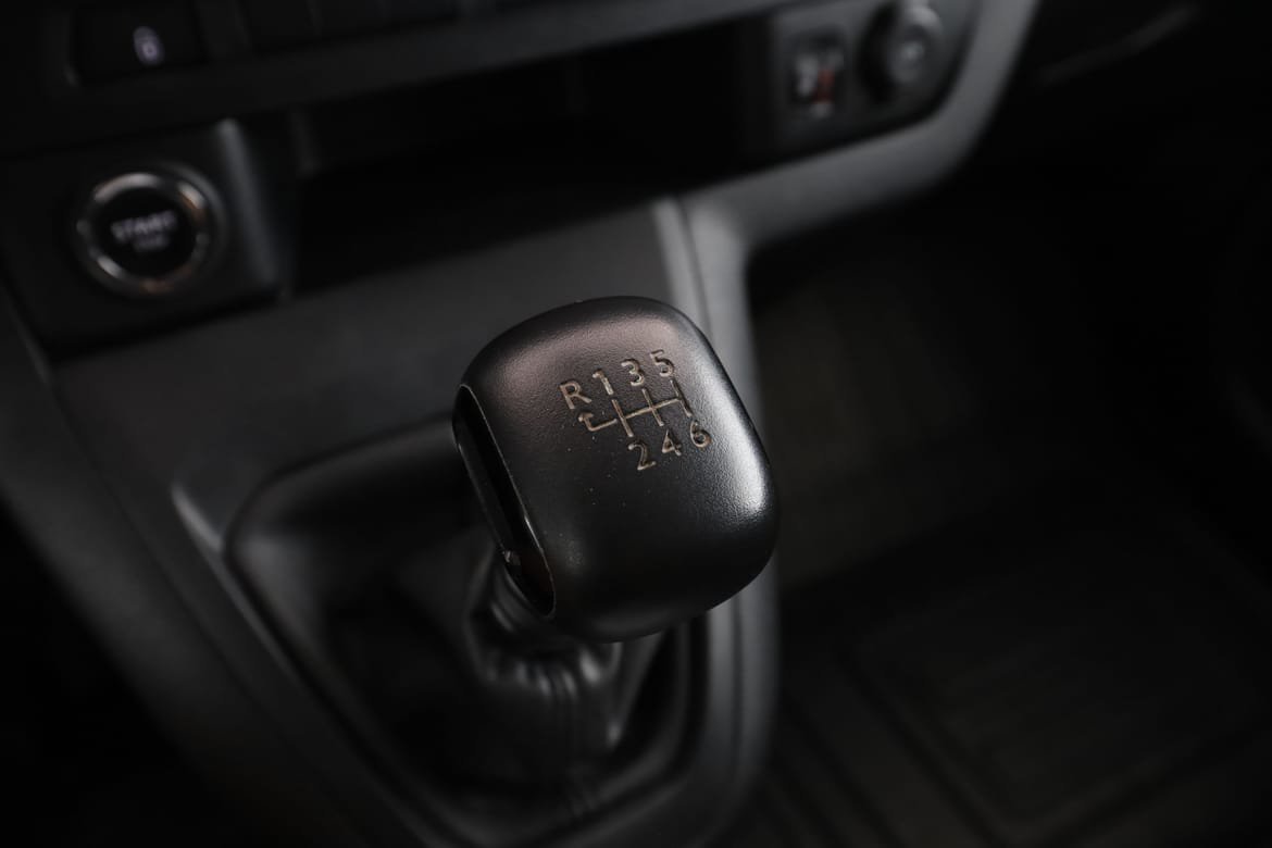 Vehicle Image 25